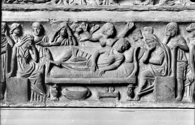 Relief, das den Verstorbenen umgeben von Eltern und Freunden darstellt, Detail vom Sarkophag der Konklamation von Roman